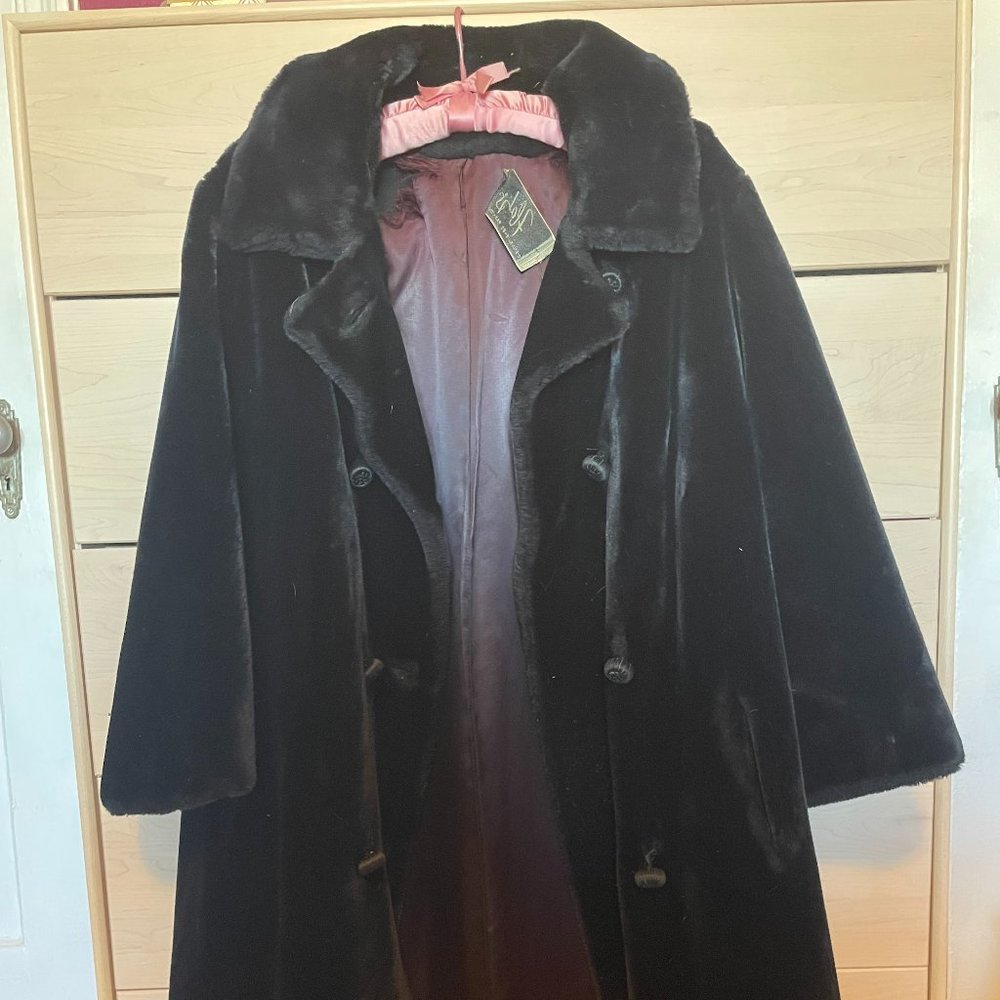 Vintage Faux Fur Black Borgazia coat. Size medium.